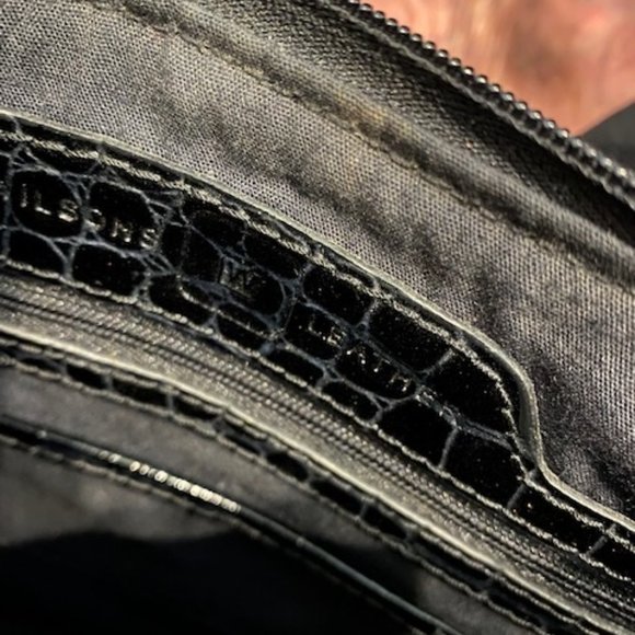 WILSON LEATHER * BLACK embossed CROC Purse HANDBAG * pockets * toggle - Picture 7 of 9